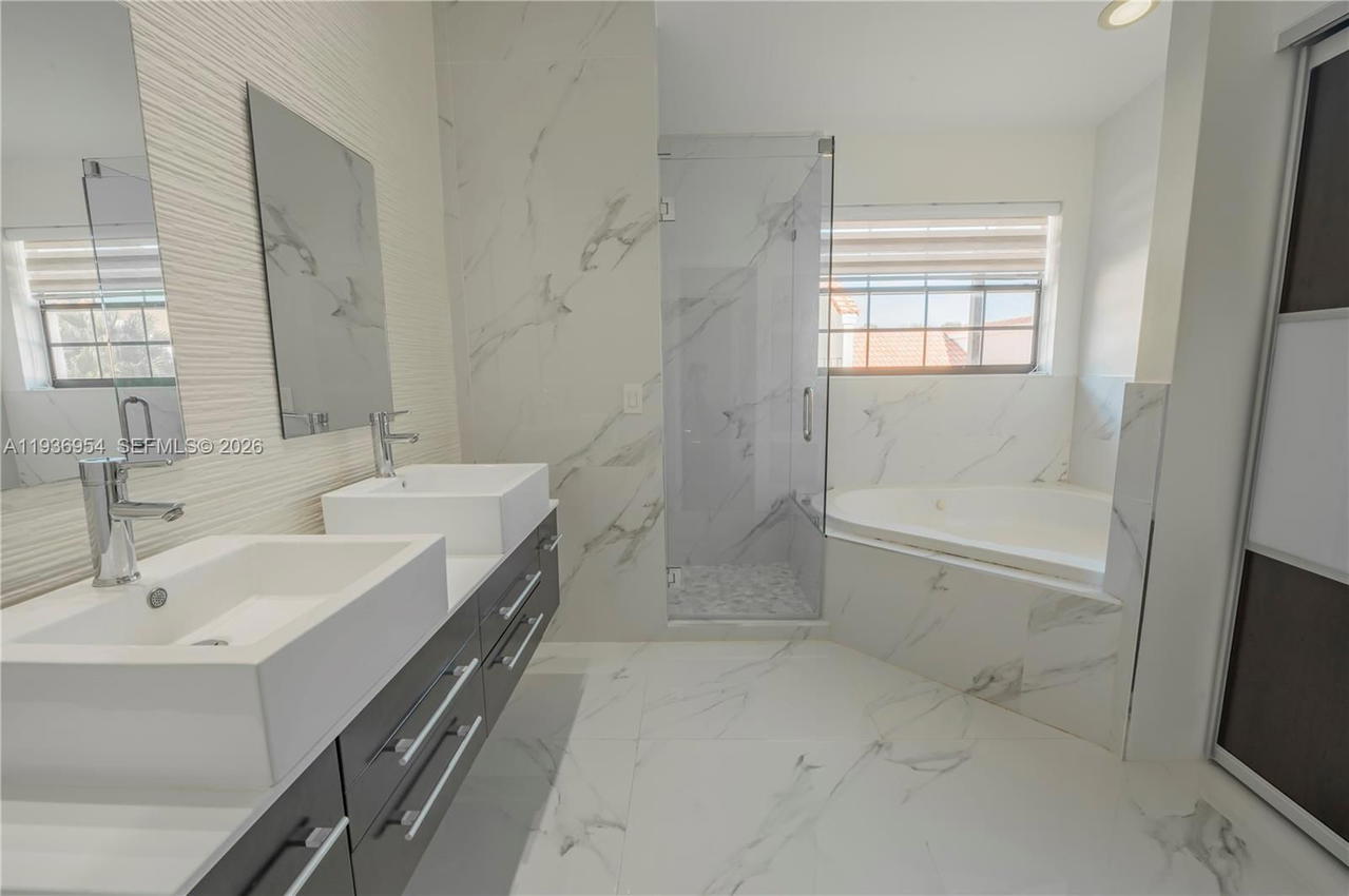 Real estate property located at 3525 Magellan Cir, Miami-dade, Mariner Village Garden Co, Aventura, FL