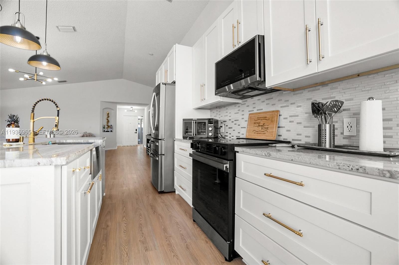 Real estate property located at 8165 Pelican Harbour Dr, Palm Beach, Balmoral Country Club Lac, Lake Worth, FL