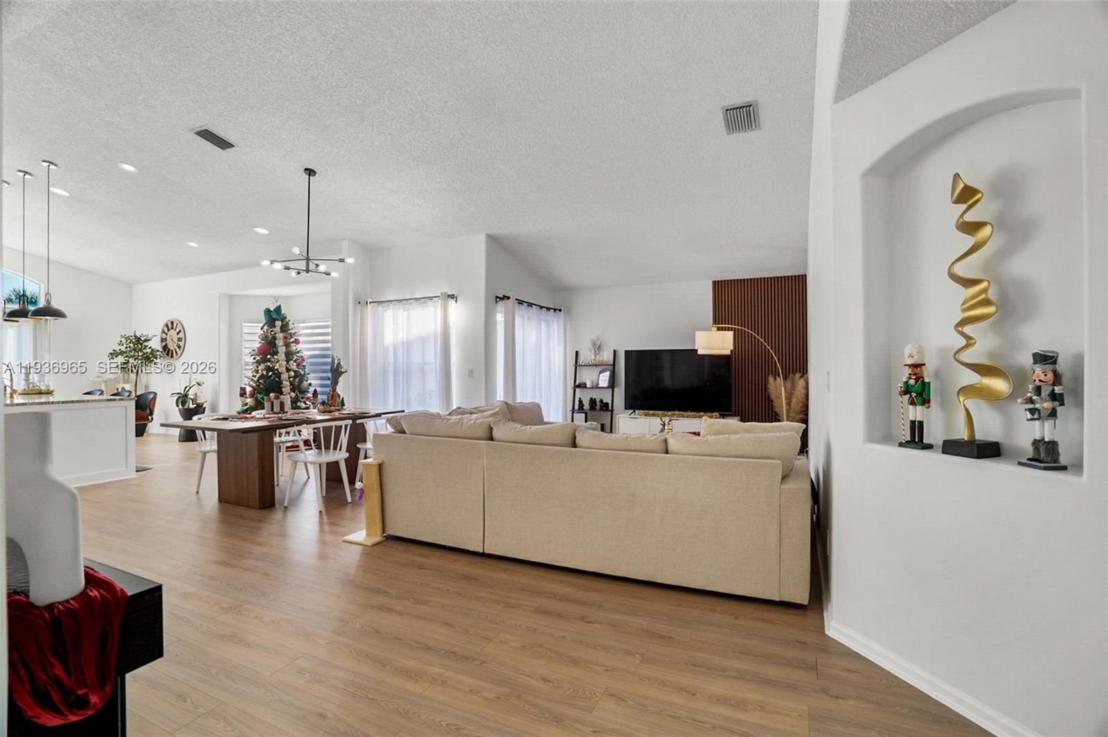 Real estate property located at 8165 Pelican Harbour Dr, Palm Beach, Balmoral Country Club Lac, Lake Worth, FL