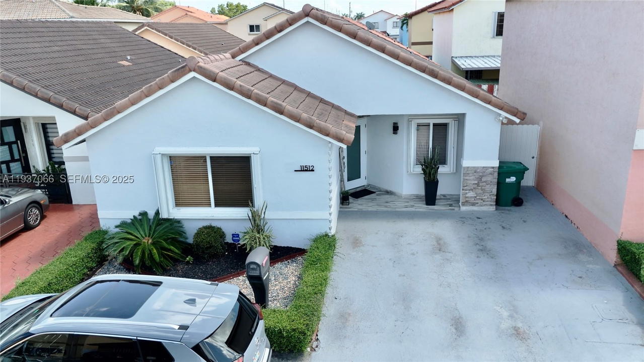 Real estate property located at 11512 6th St, Miami-dade, University Courts Sub, Sweetwater, FL