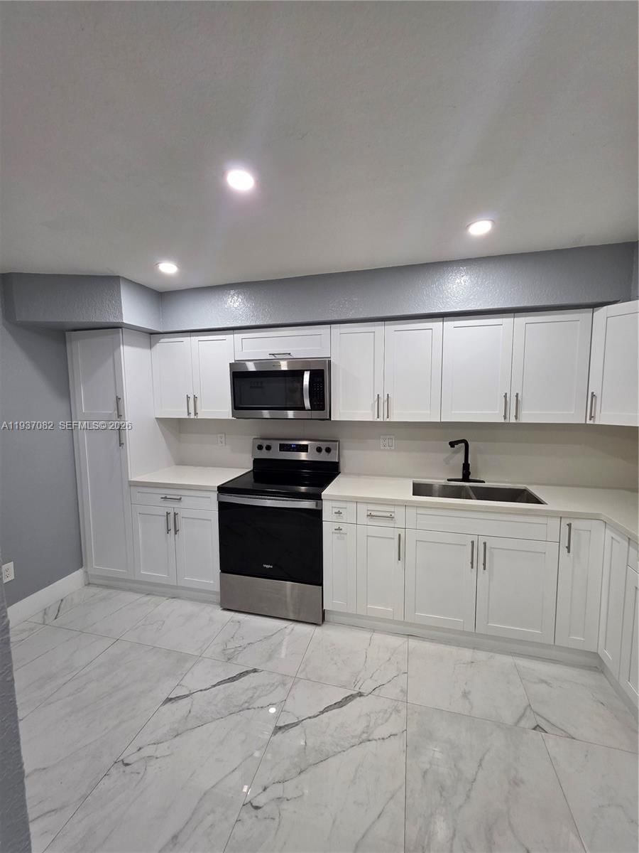 Real estate property located at 4490 19th Ct #217, Miami-dade, Towers Of Westland Condo, Hialeah, FL