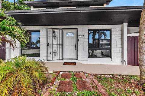 Real estate property located at 5287 193rd Ln, Miami-dade, Lakes Of Acadia Unit 4 Th, Miami Gardens, FL