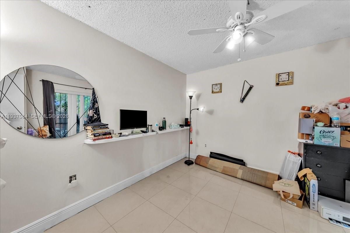 Real estate property located at 5287 193rd Ln, Miami-dade, Lakes Of Acadia Unit 4 Th, Miami Gardens, FL