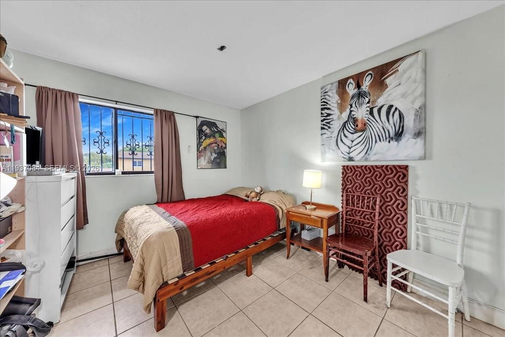 Real estate property located at 5287 193rd Ln, Miami-dade, Lakes Of Acadia Unit 4 Th, Miami Gardens, FL