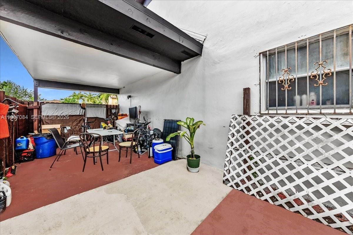 Real estate property located at 5287 193rd Ln, Miami-dade, Lakes Of Acadia Unit 4 Th, Miami Gardens, FL