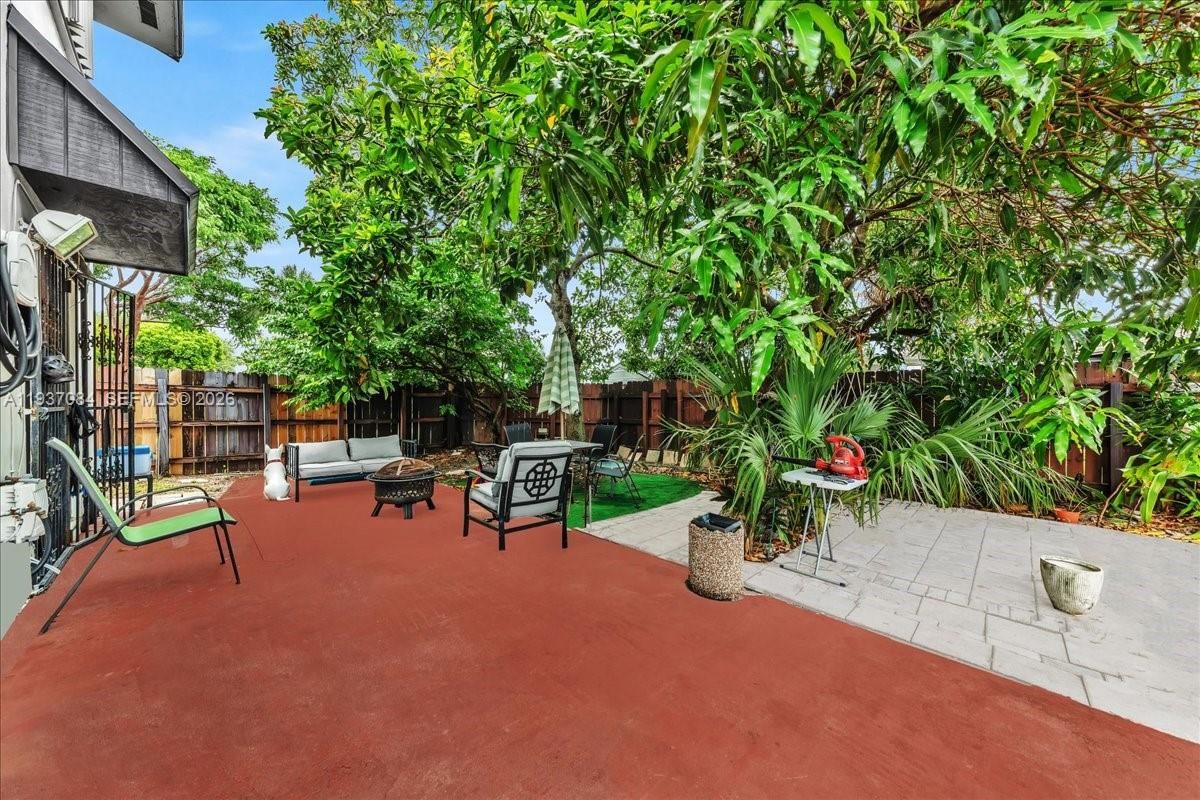 Real estate property located at 5287 193rd Ln, Miami-dade, Lakes Of Acadia Unit 4 Th, Miami Gardens, FL
