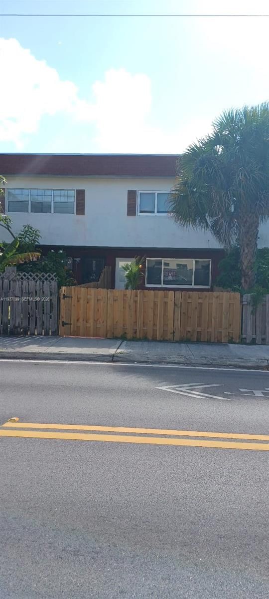 Real estate property located at 1570 151 St #102, Miami-dade, The Lofts Town Villas Con, Miami, FL
