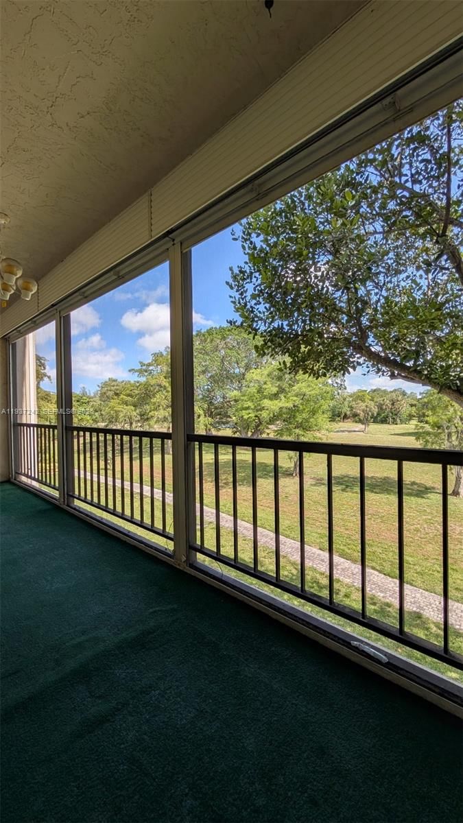 Real estate property located at 6080 44th St #305, Broward, Greens Of Inverrary Phase, Lauderhill, FL