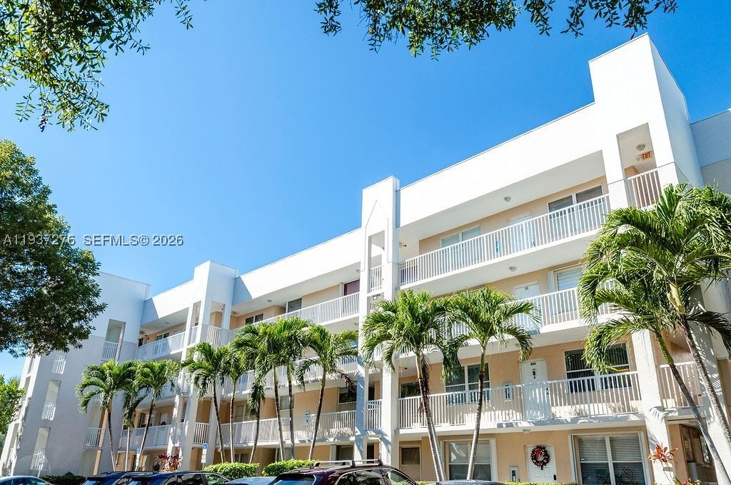 Real estate property located at 2601 Nob Hill Rd #402, Broward, Sunrise Lakes 201 Condo, Sunrise, FL