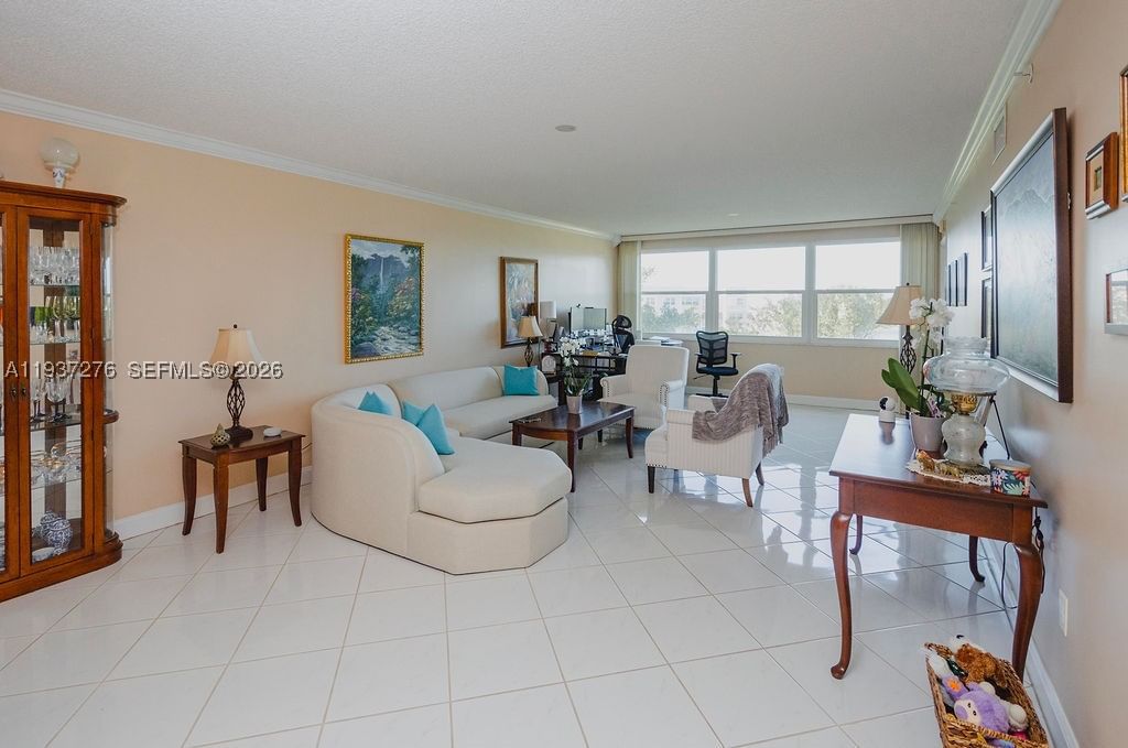 Real estate property located at 2601 Nob Hill Rd #402, Broward, Sunrise Lakes 201 Condo, Sunrise, FL