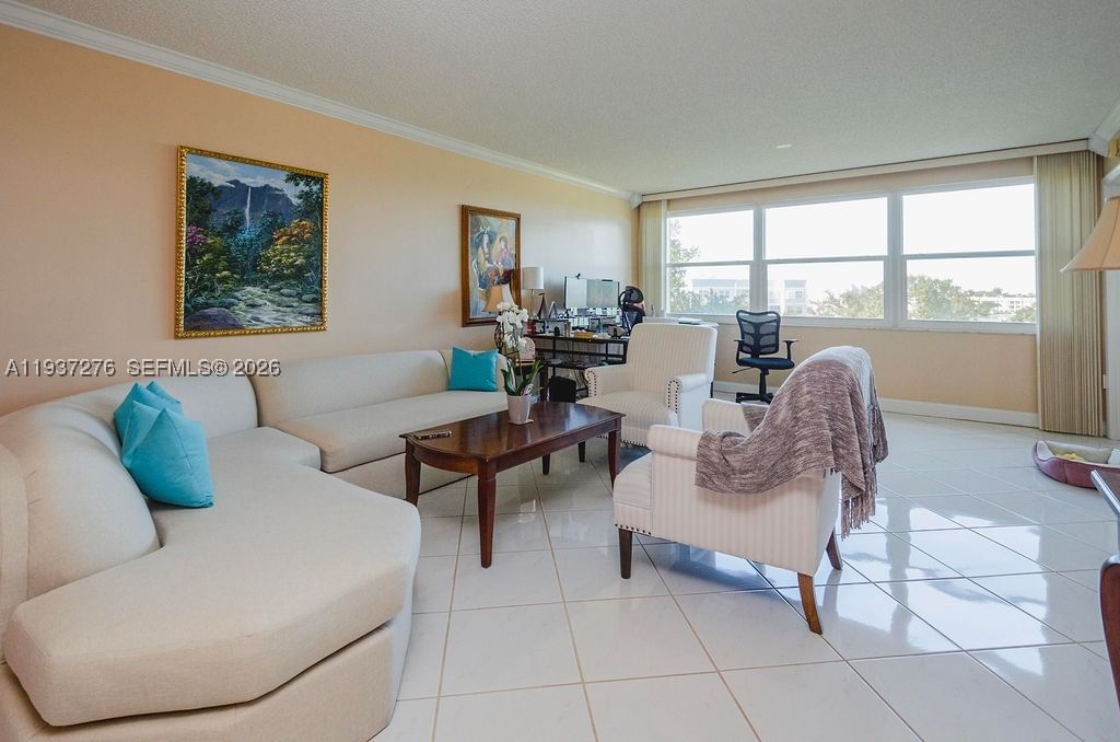 Real estate property located at 2601 Nob Hill Rd #402, Broward, Sunrise Lakes 201 Condo, Sunrise, FL