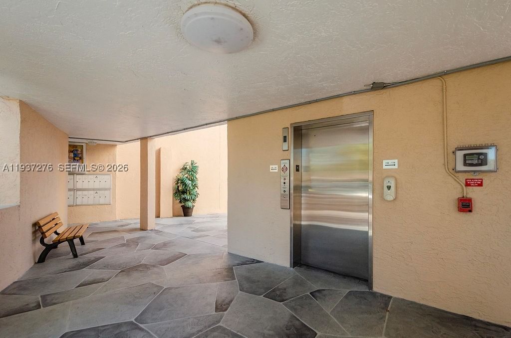 Real estate property located at 2601 Nob Hill Rd #402, Broward, Sunrise Lakes 201 Condo, Sunrise, FL
