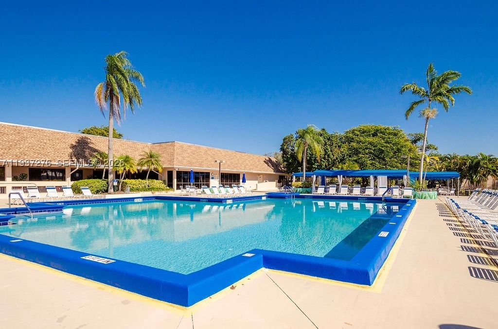 Real estate property located at 2601 Nob Hill Rd #402, Broward, Sunrise Lakes 201 Condo, Sunrise, FL