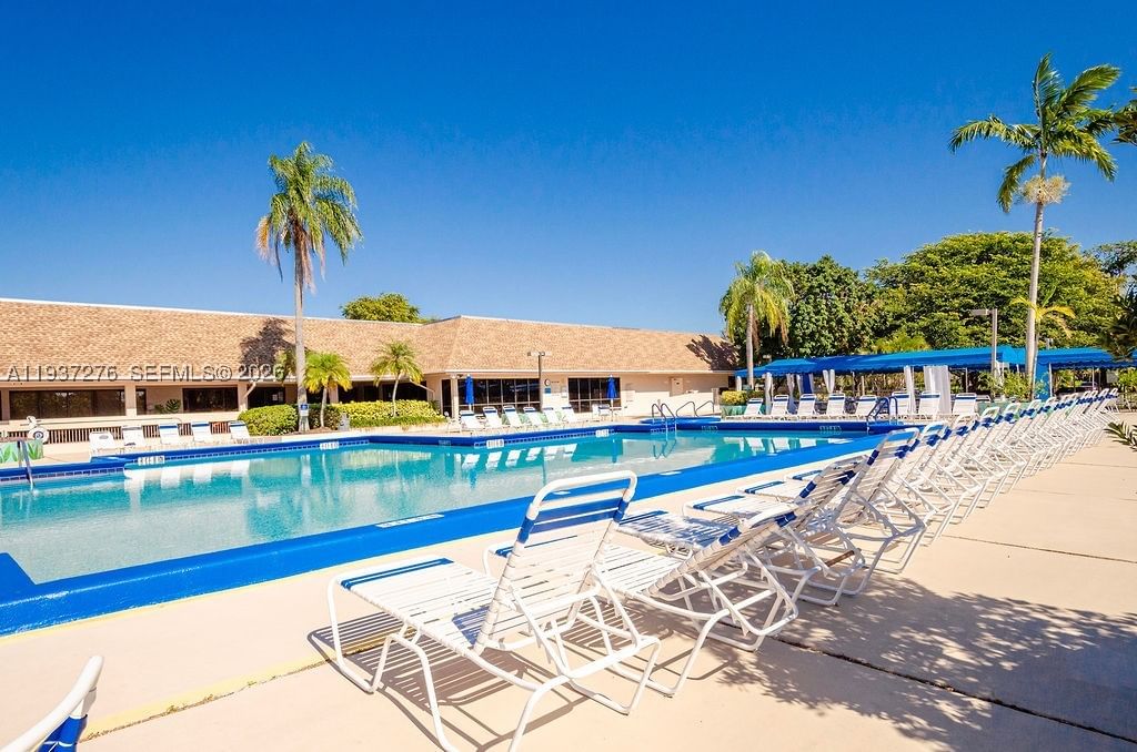 Real estate property located at 2601 Nob Hill Rd #402, Broward, Sunrise Lakes 201 Condo, Sunrise, FL