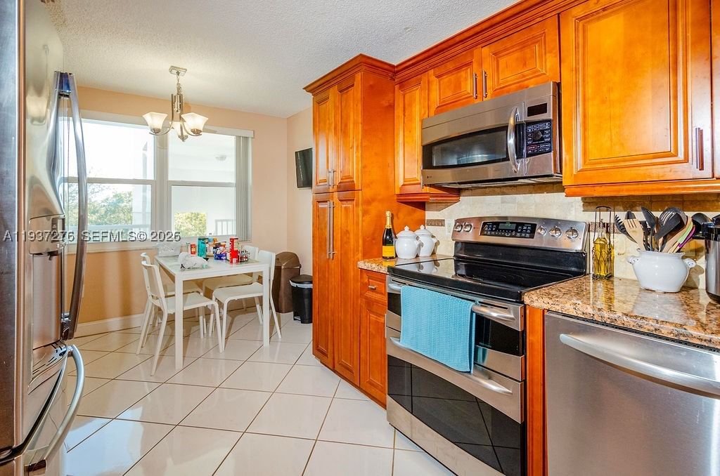 Real estate property located at 2601 Nob Hill Rd #402, Broward, Sunrise Lakes 201 Condo, Sunrise, FL