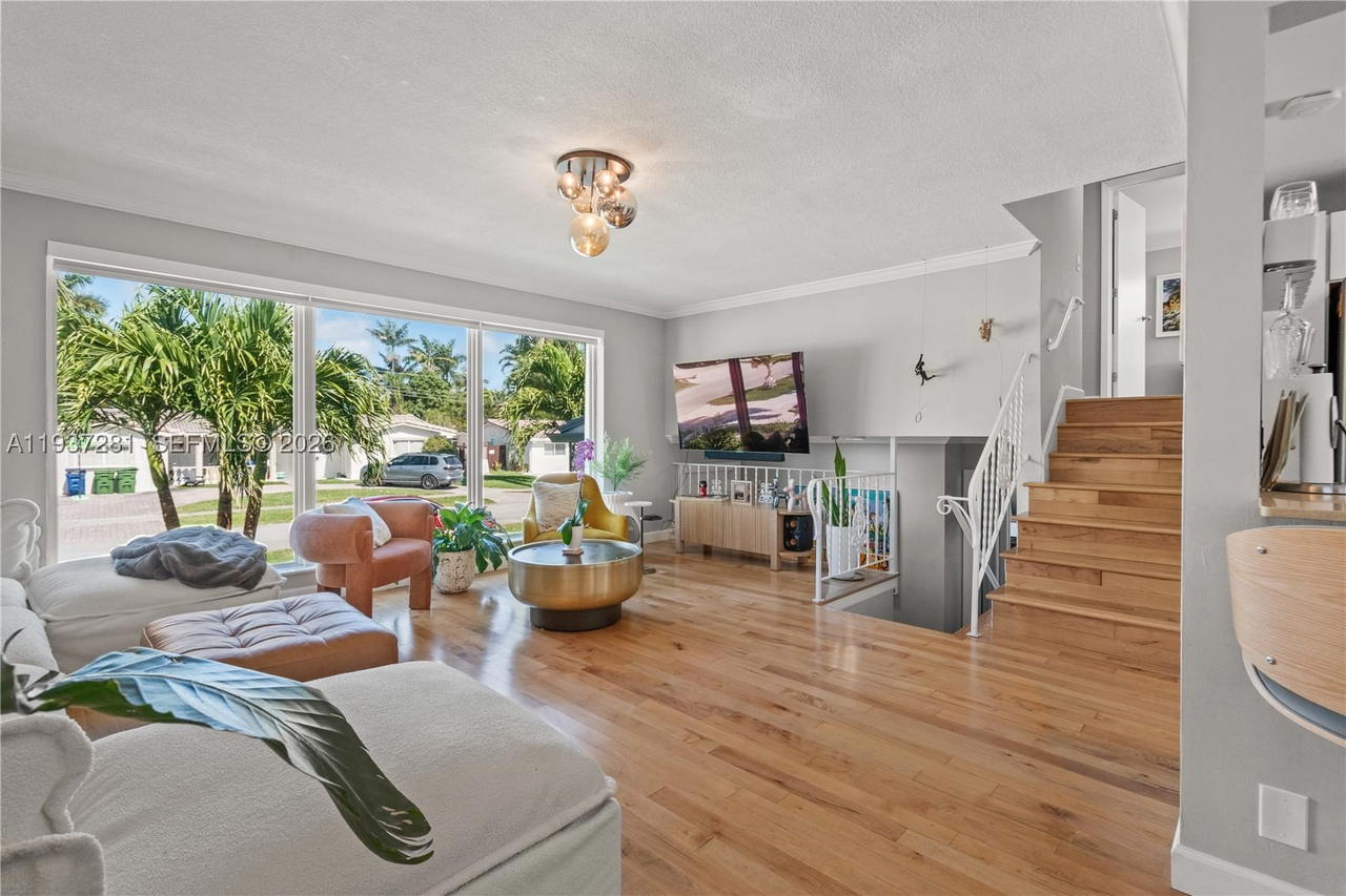 Real estate property located at 1016 4th Ct, Broward, Gulfstream Estates No 3, Hallandale Beach, FL