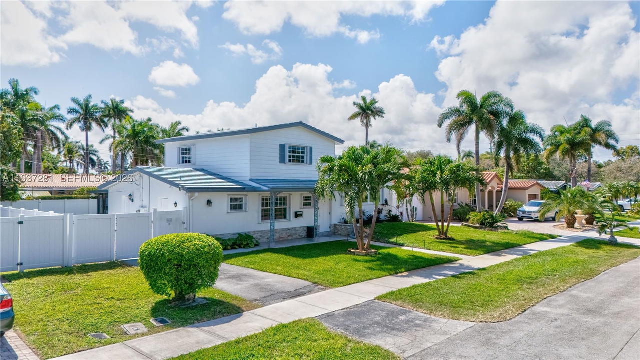 Real estate property located at 1016 4th Ct, Broward, Gulfstream Estates No 3, Hallandale Beach, FL