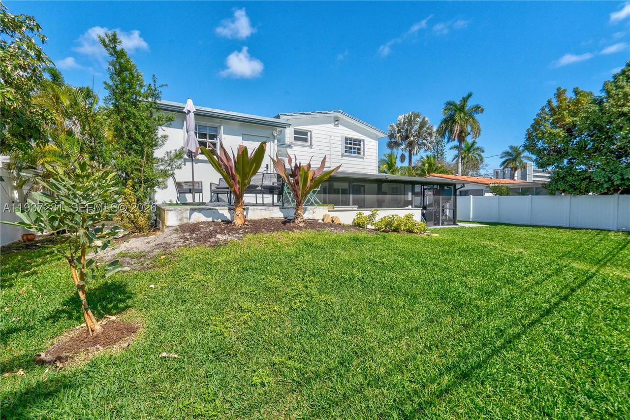 Real estate property located at 1016 4th Ct, Broward, Gulfstream Estates No 3, Hallandale Beach, FL