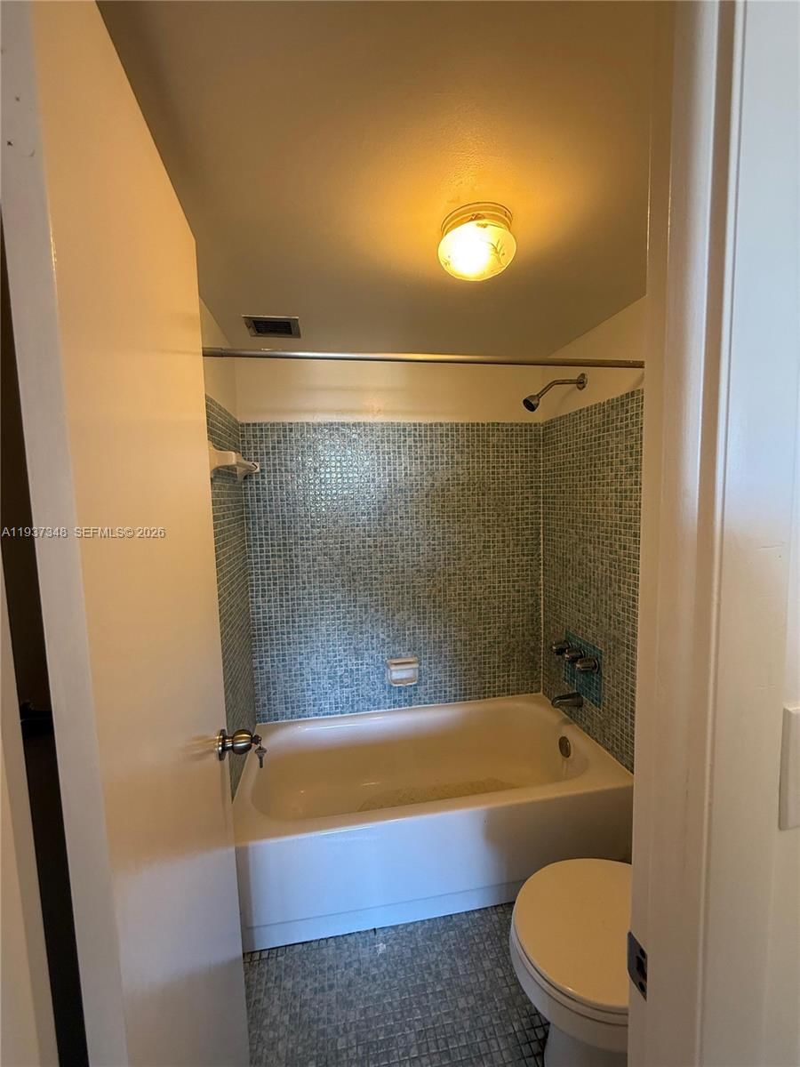 Real estate property located at 16740 9th Ave #405, Miami-dade, Gateway House Condo - Nor, North Miami Beach, FL