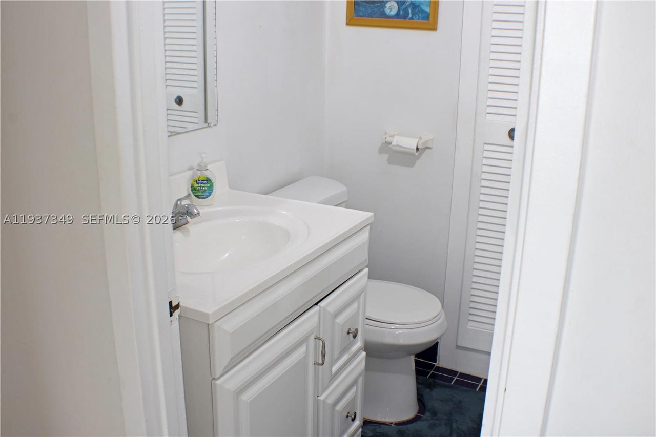 Real estate property located at 9511 Collins Ave #1108, Miami-dade, 9500 Oceans Condo, Surfside, FL