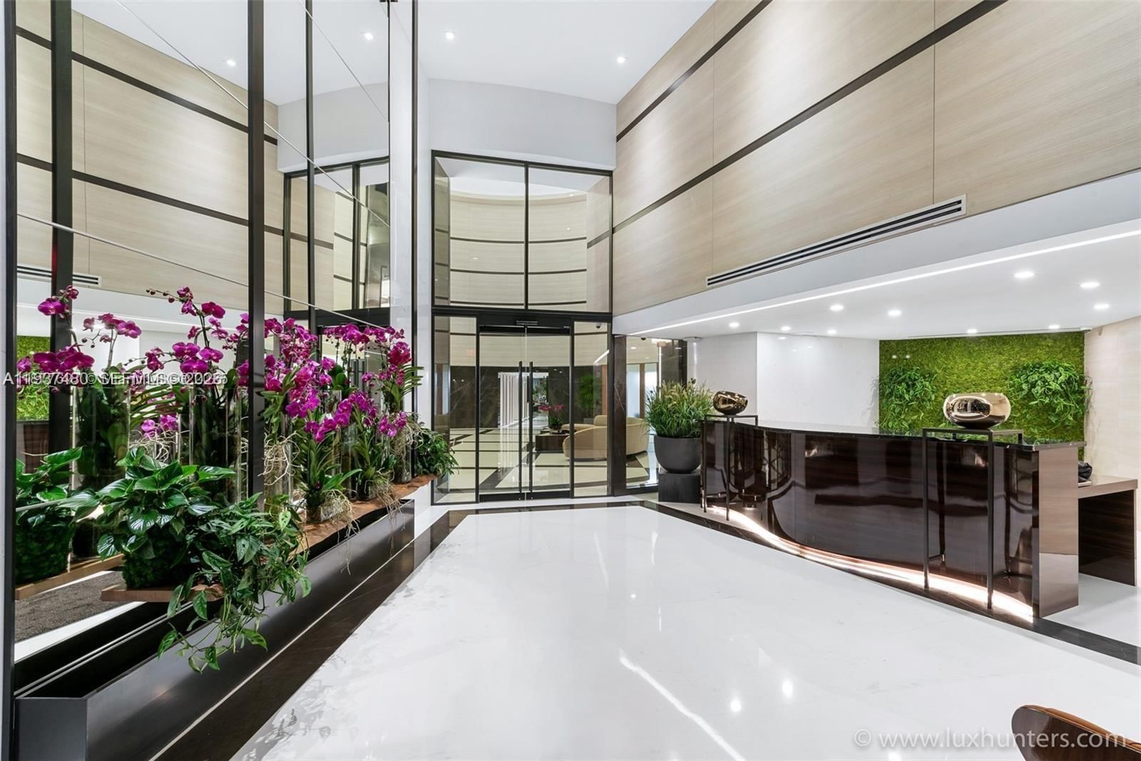 Real estate property located at 300 Pointe Dr #1404, Miami-dade, Portofino Tower Condo, Miami Beach, FL