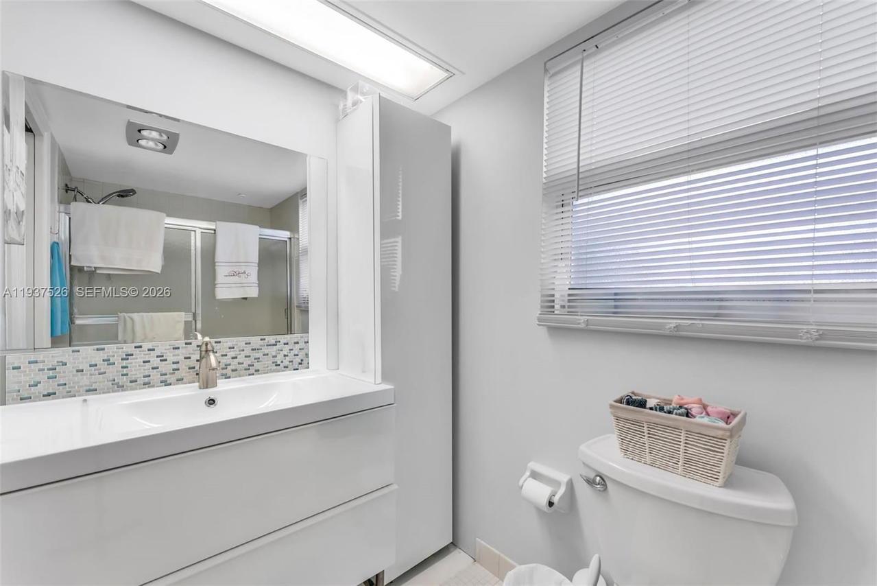 Real estate property located at 3095 Course Dr #201, Broward, No 52 Palm-aire Country C, Pompano Beach, FL