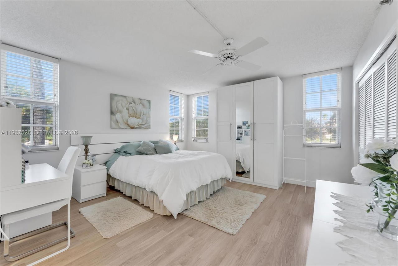 Real estate property located at 3095 Course Dr #201, Broward, No 52 Palm-aire Country C, Pompano Beach, FL