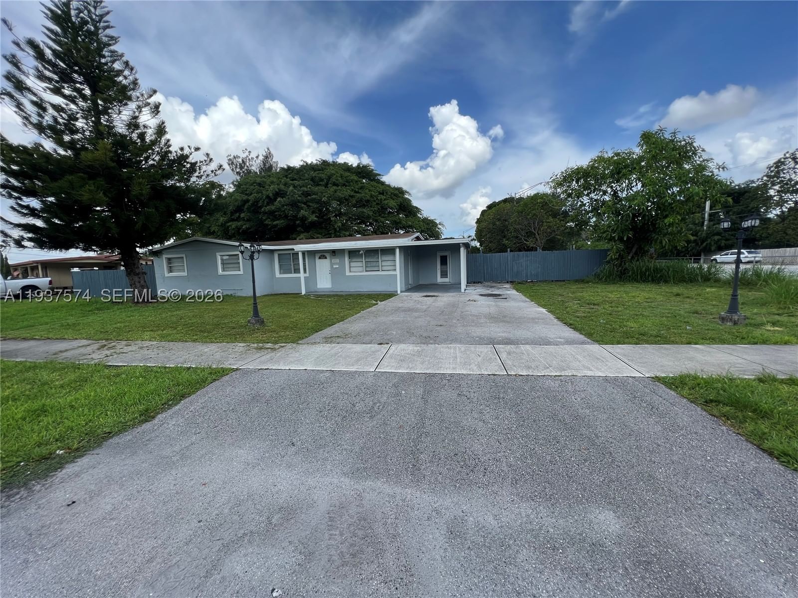 Real estate property located at 4321 12th Ter, Broward, Twin Lakes Homes, Oakland Park, FL