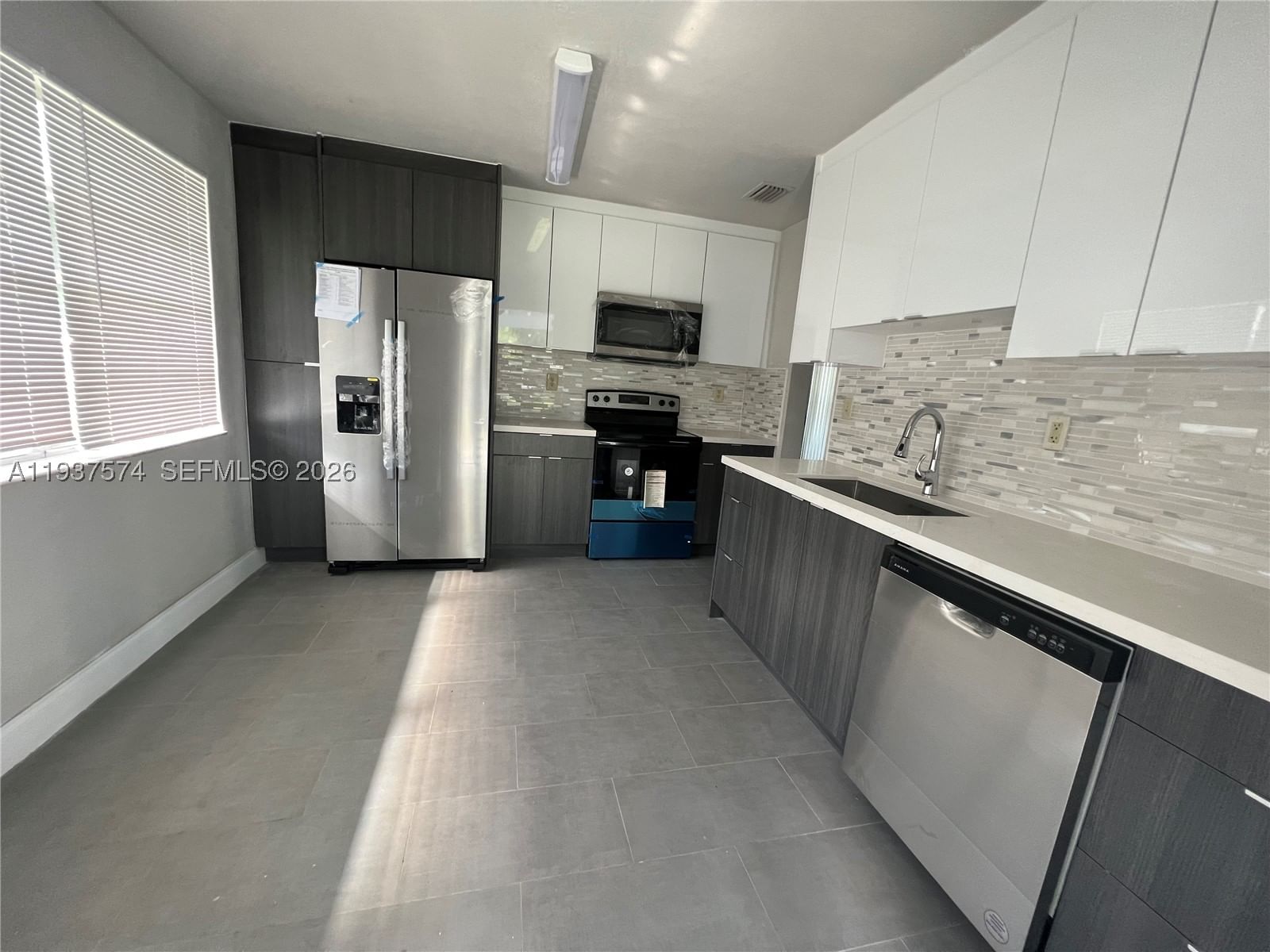 Real estate property located at 4321 12th Ter, Broward, Twin Lakes Homes, Oakland Park, FL