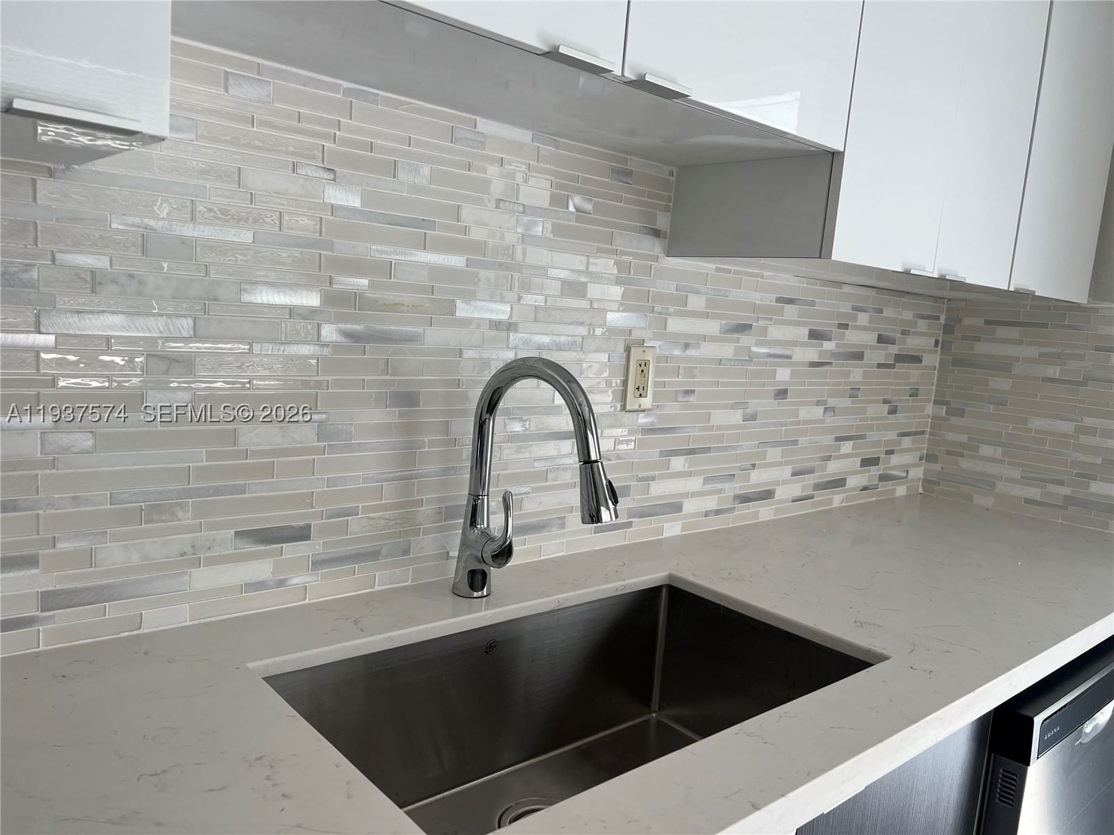 Real estate property located at 4321 12th Ter, Broward, Twin Lakes Homes, Oakland Park, FL