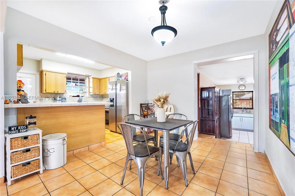 Real estate property located at 5015 Palm Ct, Miami-dade, Bradley Manor 3rd Addn, Hialeah, FL