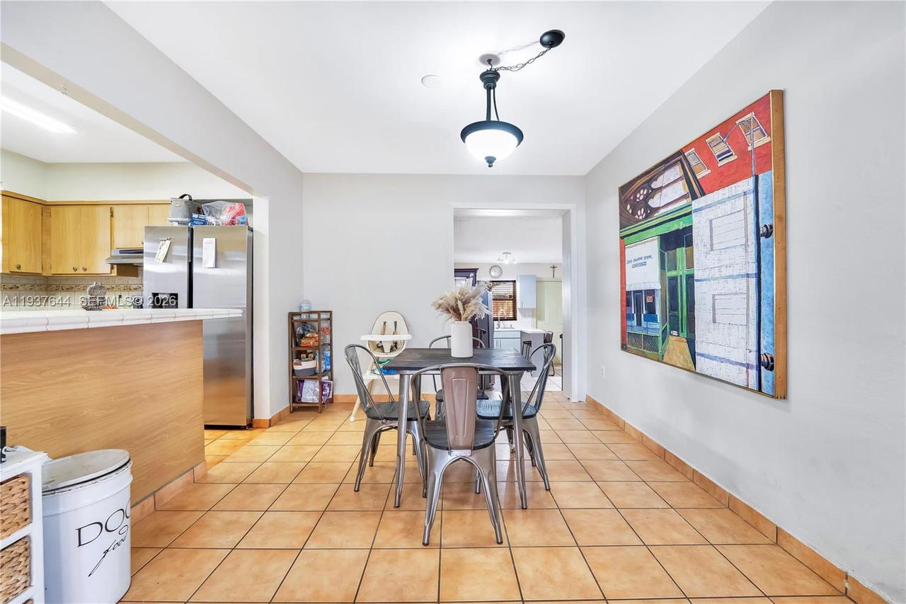 Real estate property located at 5015 Palm Ct, Miami-dade, Bradley Manor 3rd Addn, Hialeah, FL