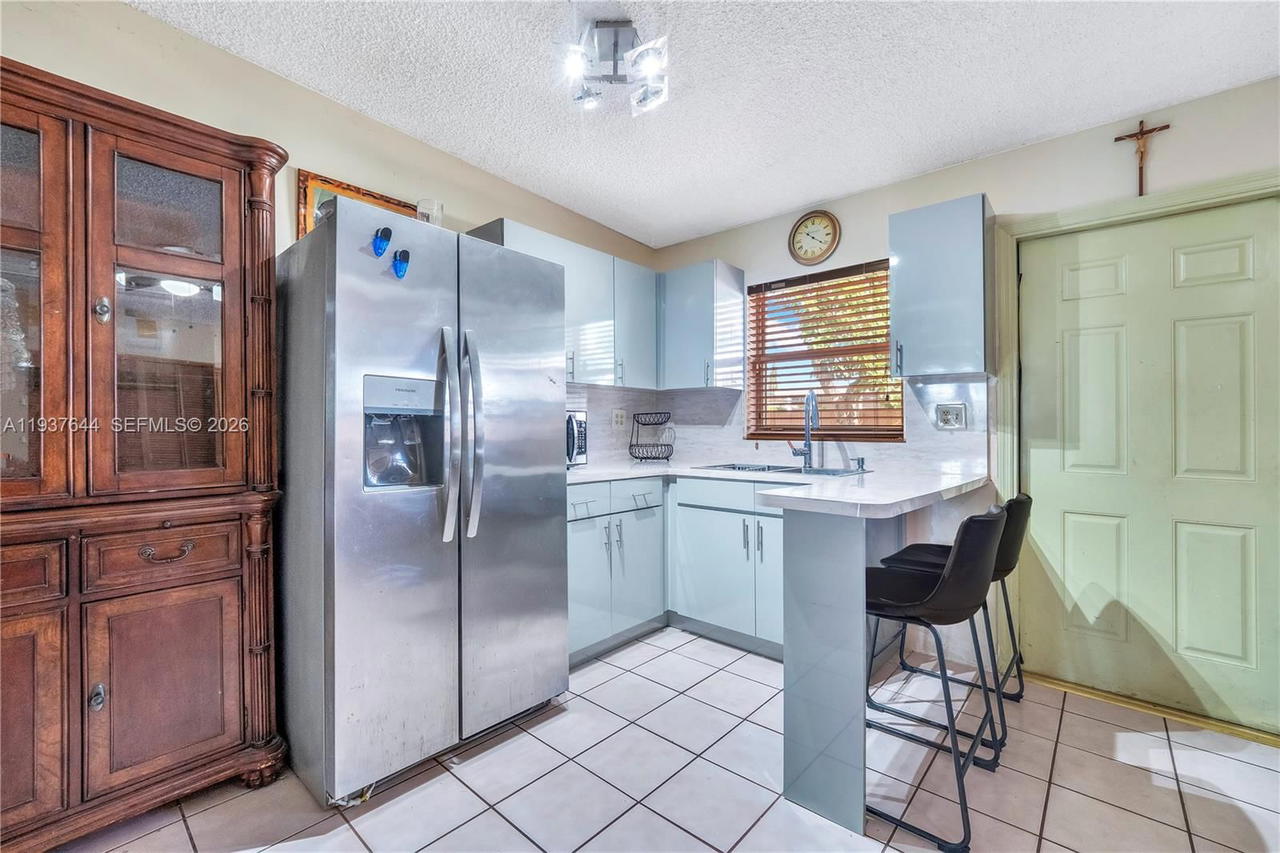 Real estate property located at 5015 Palm Ct, Miami-dade, Bradley Manor 3rd Addn, Hialeah, FL