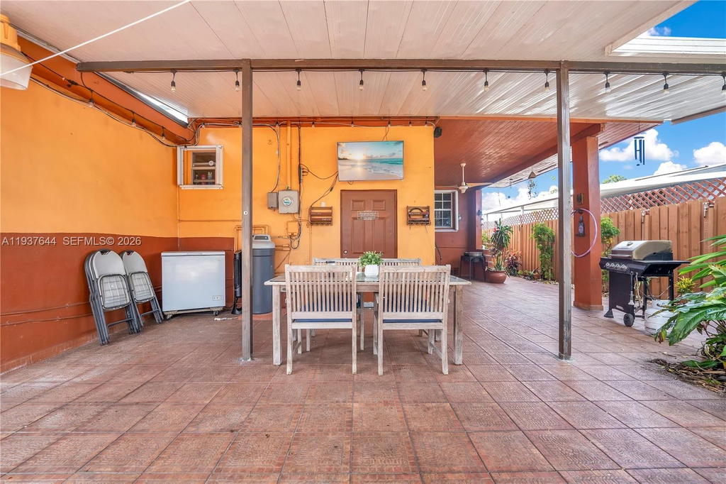 Real estate property located at 5015 Palm Ct, Miami-dade, Bradley Manor 3rd Addn, Hialeah, FL