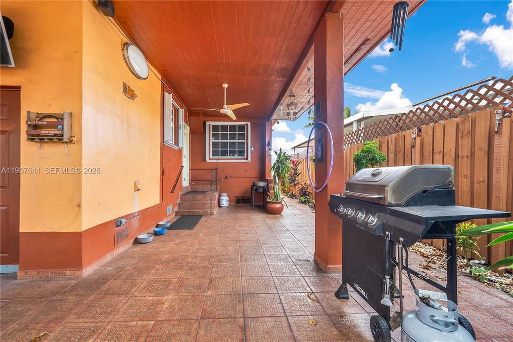 Real estate property located at 5015 Palm Ct, Miami-dade, Bradley Manor 3rd Addn, Hialeah, FL
