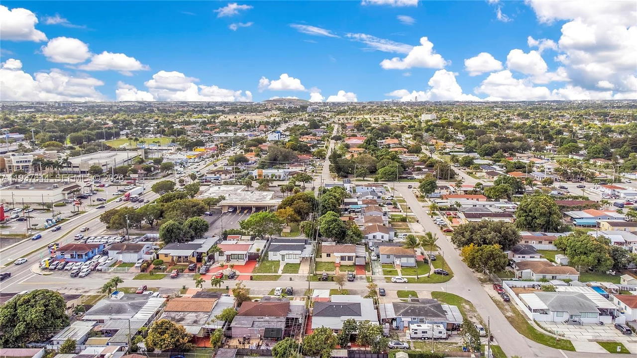 Real estate property located at 5015 Palm Ct, Miami-dade, Bradley Manor 3rd Addn, Hialeah, FL