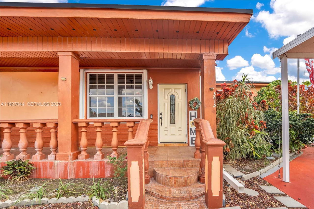 Real estate property located at 5015 Palm Ct, Miami-dade, Bradley Manor 3rd Addn, Hialeah, FL
