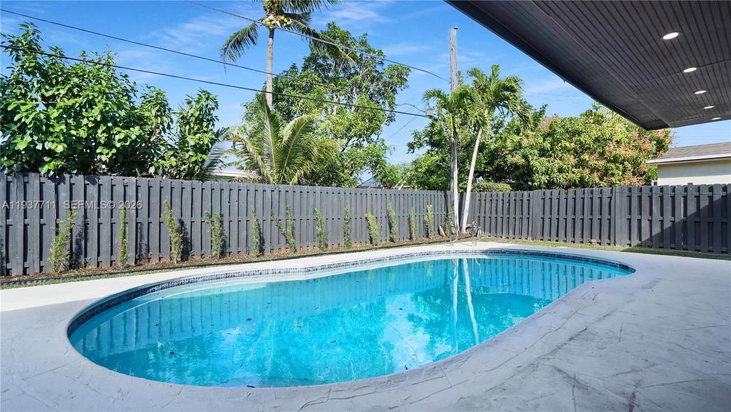 Real estate property located at 8651 24th St, Broward, Sunrise Golf Village Sec, Sunrise, FL