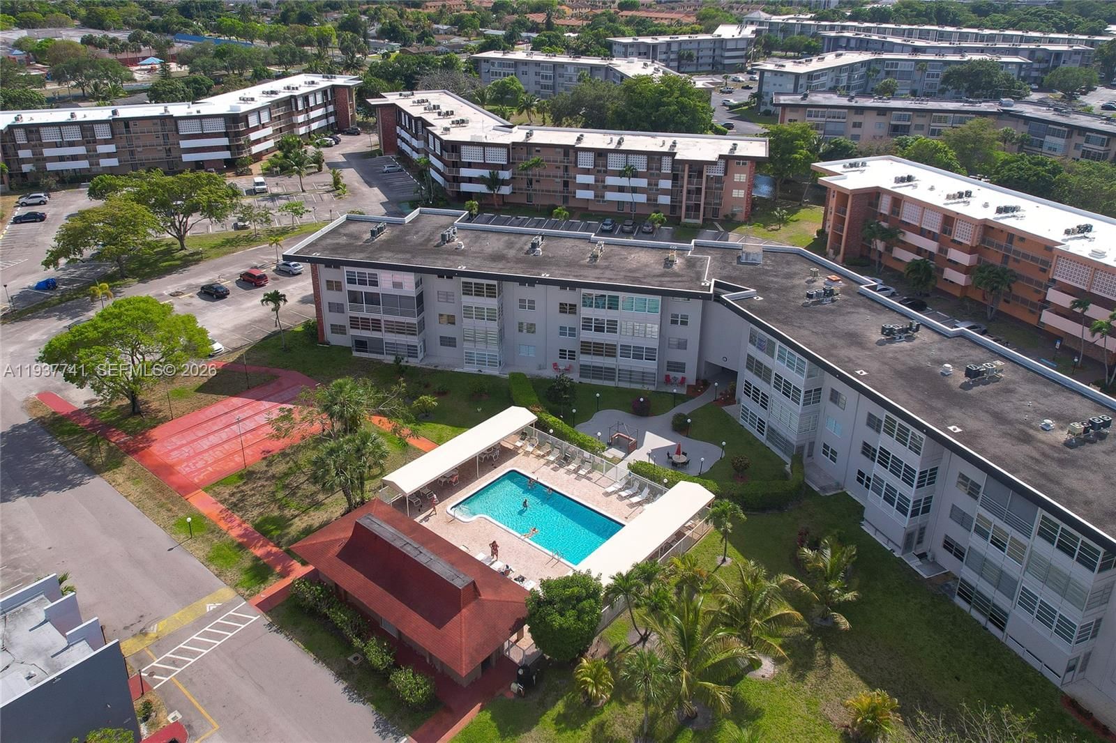 Real estate property located at 2951 46th Ave #306, Broward, Lauderdale Oaks Condo Xiv, Lauderdale Lakes, FL