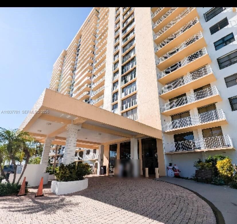Real estate property located at 290 174th St #503, Miami-dade, Winston Towers 700 Condo, Sunny Isles Beach, FL