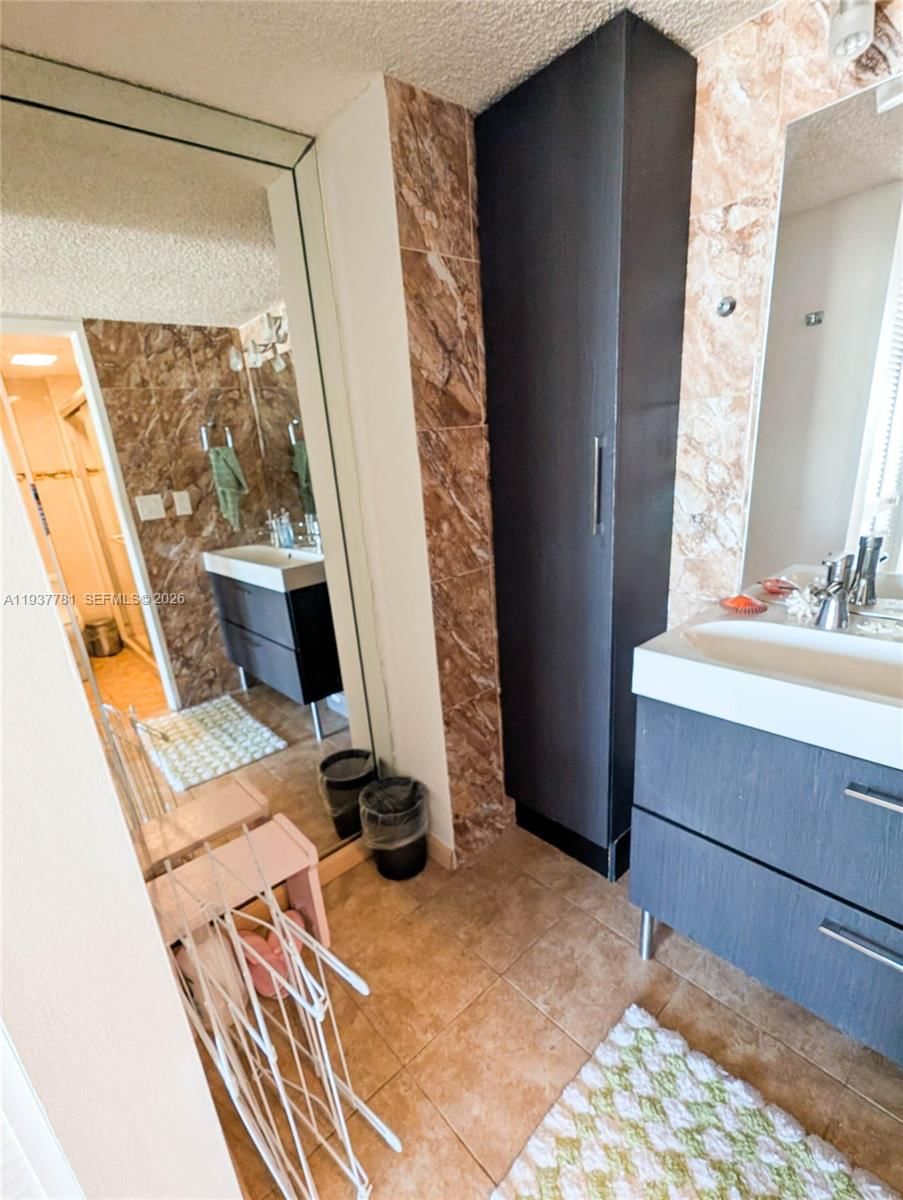 Real estate property located at 290 174th St #503, Miami-dade, Winston Towers 700 Condo, Sunny Isles Beach, FL