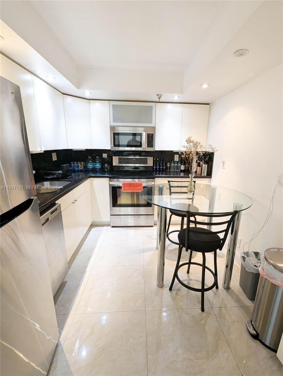 Real estate property located at 290 174th St #503, Miami-dade, Winston Towers 700 Condo, Sunny Isles Beach, FL