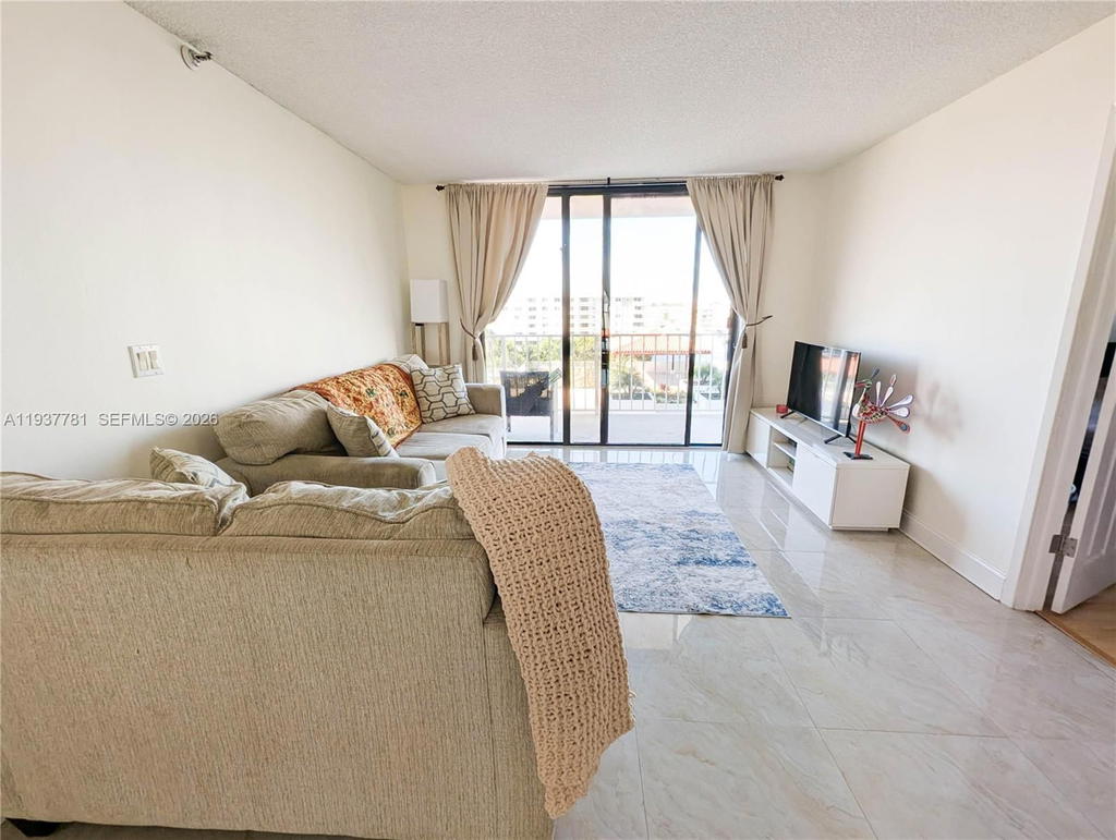 Real estate property located at 290 174th St #503, Miami-dade, Winston Towers 700 Condo, Sunny Isles Beach, FL