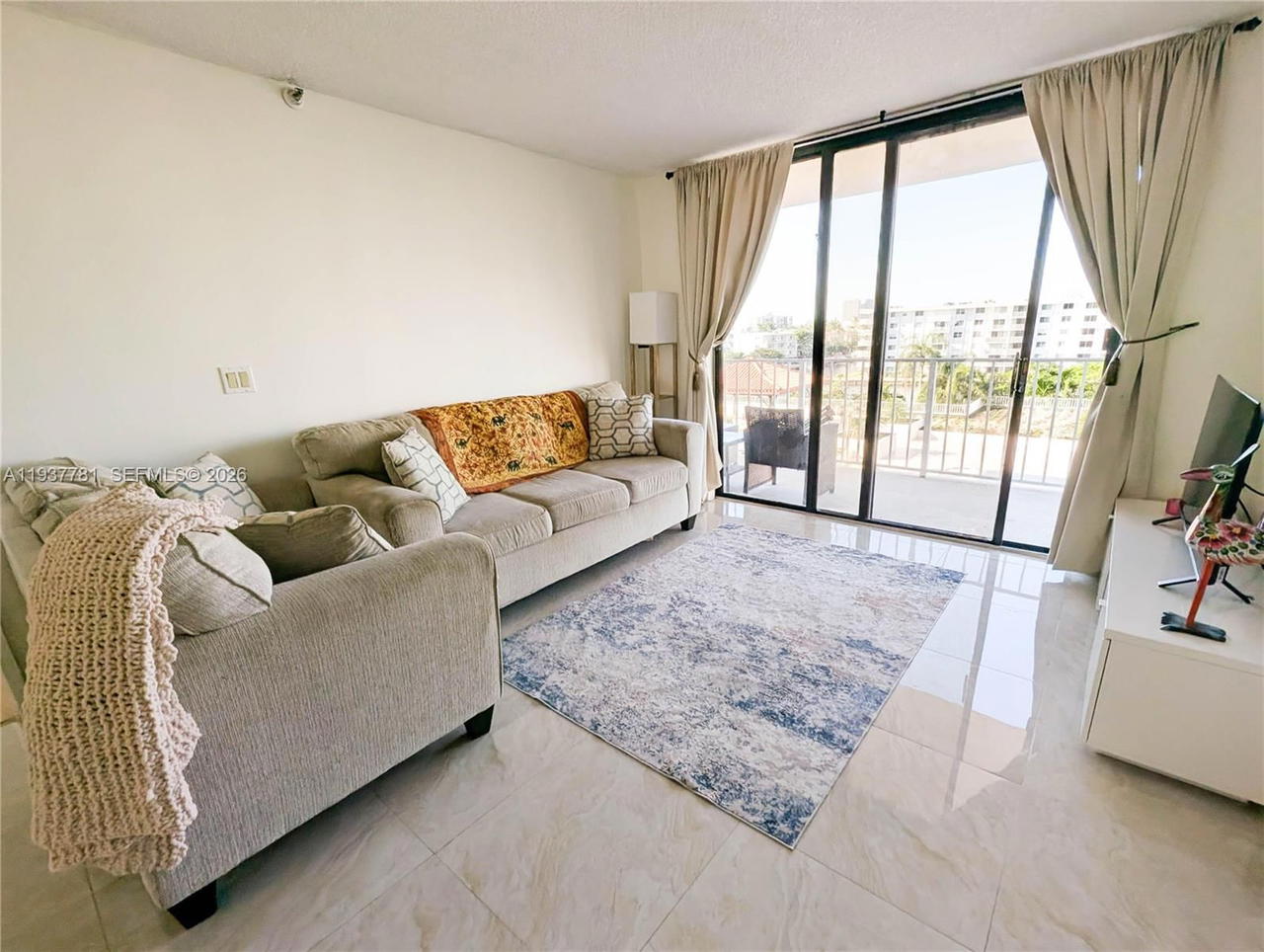 Real estate property located at 290 174th St #503, Miami-dade, Winston Towers 700 Condo, Sunny Isles Beach, FL