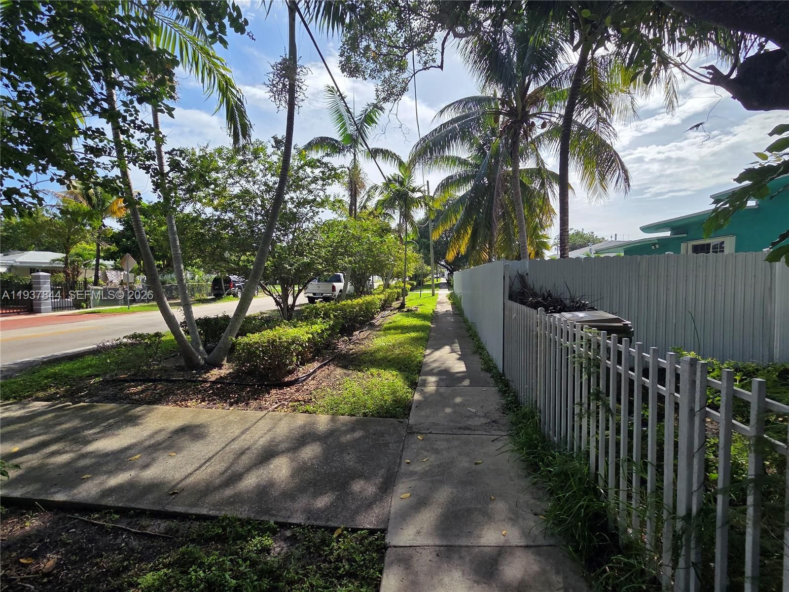 Real estate property located at 13895 11th Ave, Miami-dade, Irons Manor High Pine Add, North Miami, FL
