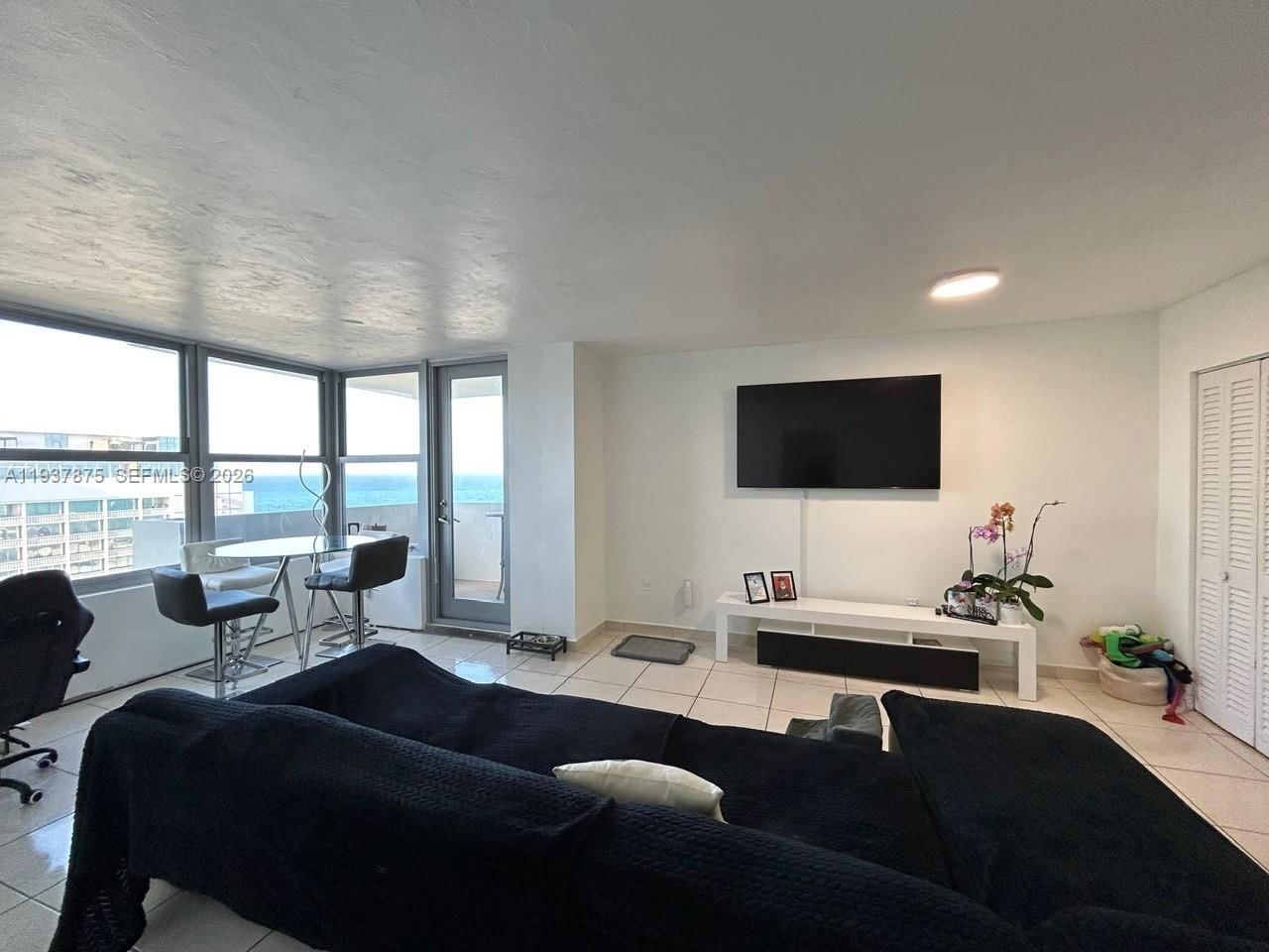 Real estate property located at 2899 Collins Ave #1717, Miami-dade, Triton Tower Condo, Miami Beach, FL