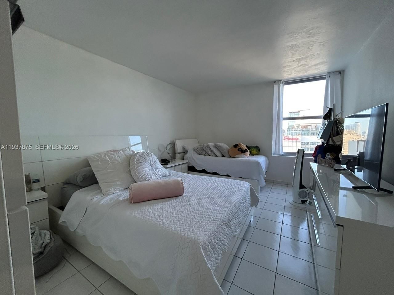 Real estate property located at 2899 Collins Ave #1717, Miami-dade, Triton Tower Condo, Miami Beach, FL