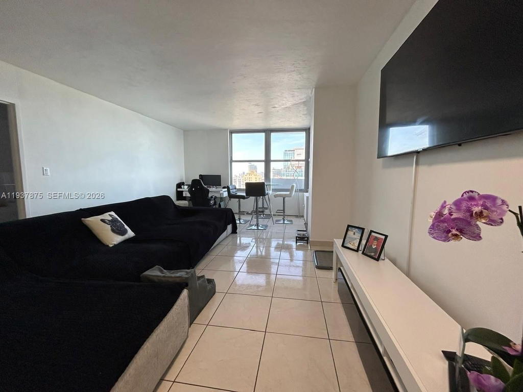 Real estate property located at 2899 Collins Ave #1717, Miami-dade, Triton Tower Condo, Miami Beach, FL