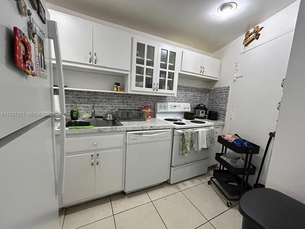 Real estate property located at 2899 Collins Ave #1717, Miami-dade, Triton Tower Condo, Miami Beach, FL