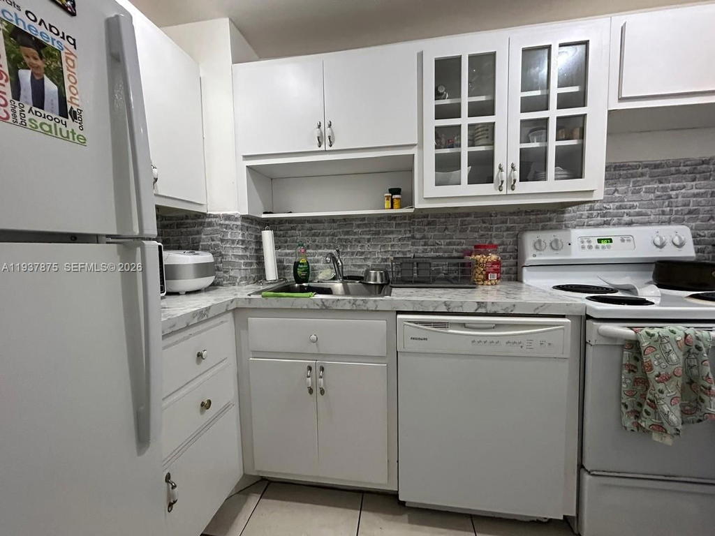 Real estate property located at 2899 Collins Ave #1717, Miami-dade, Triton Tower Condo, Miami Beach, FL